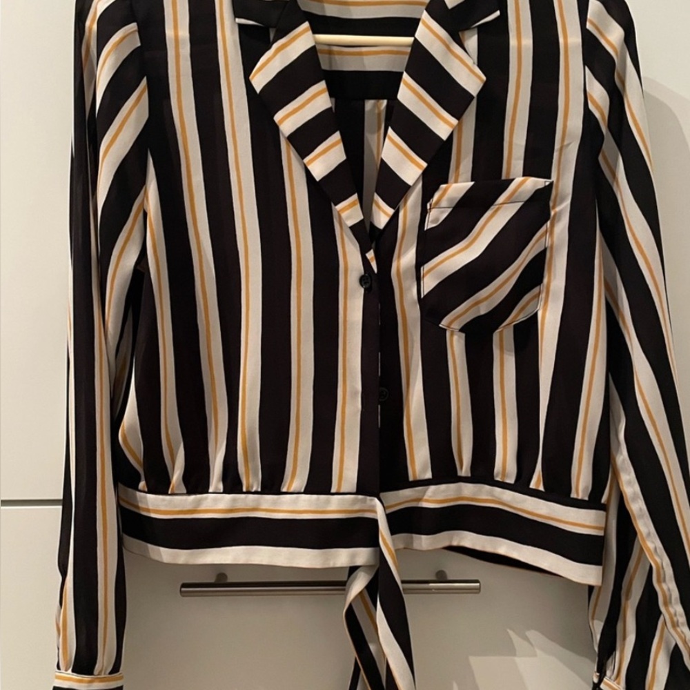 WHO WHAT WEAR black, yellow and gold striped shirt